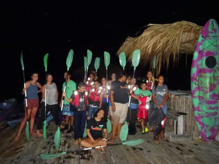 The Venue - Utila Hostel Exterior photo