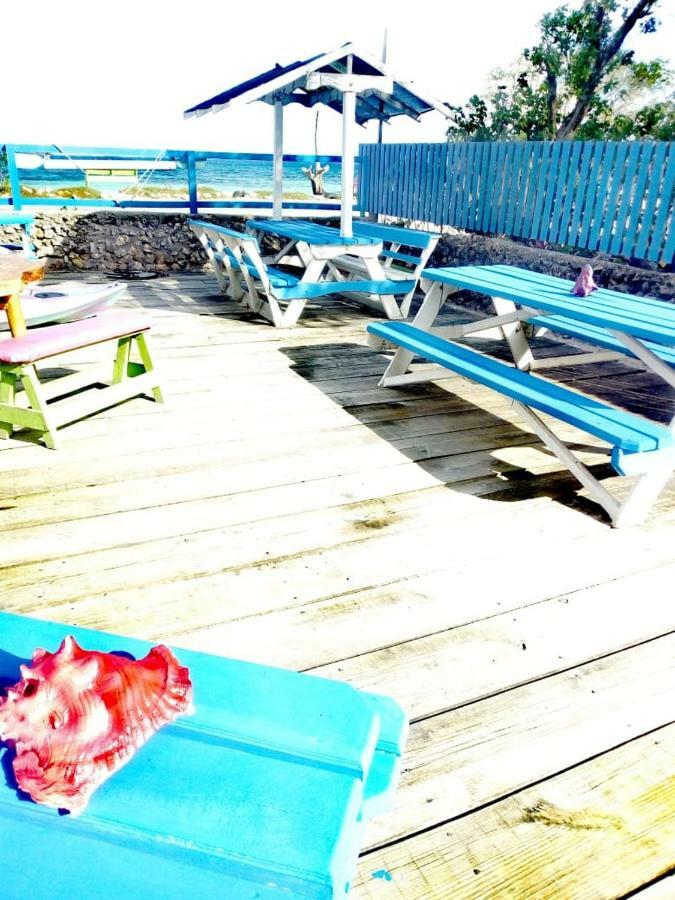 The Venue - Utila Hostel Exterior photo